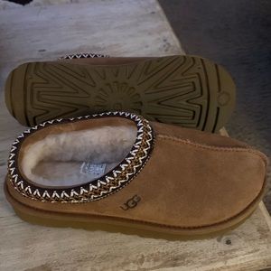 NWOT, brand new, no box UGG Tasman slipper/clog/mule, women’s size 7